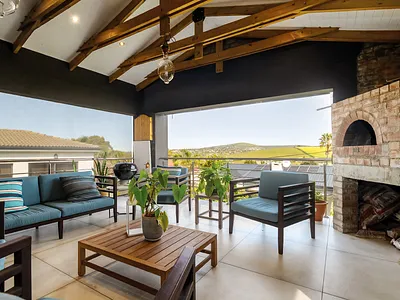 6 Bedroom House For Sale in Durbanville - Y5jL.webp