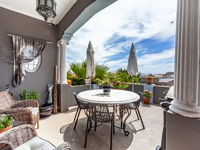 3 Bedroom House For Sale in Cape Town - NZIz.webp