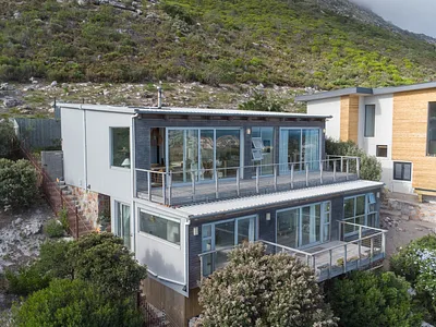 3 Bedroom House For Sale in Fish Hoek - mskW.webp