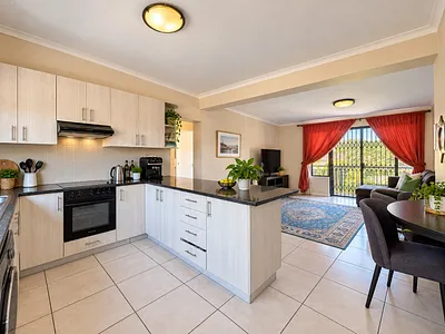2 Bedroom Apartment For Sale in Cape Town - img