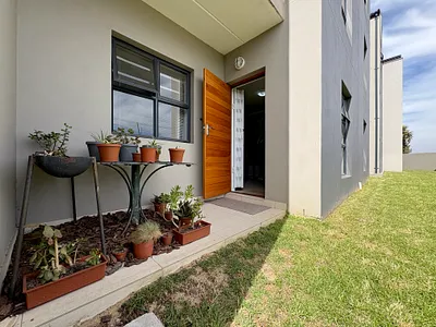 2 Bedroom Apartment For Sale in Kraaifontein - 7rLi.webp