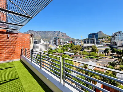 2 Bedroom Apartment For Sale in Cape Town - 64d0.webp