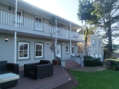 5 Bedroom House To Rent in Hout Bay - EKve.webp