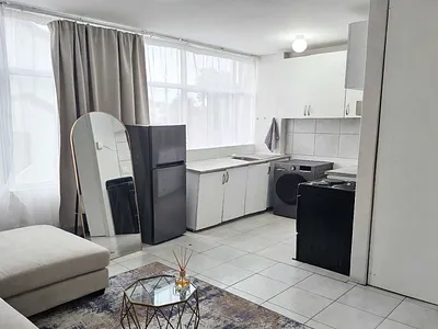 0.5 Bedroom Apartment For Sale in Cape Town - 8NxC.webp