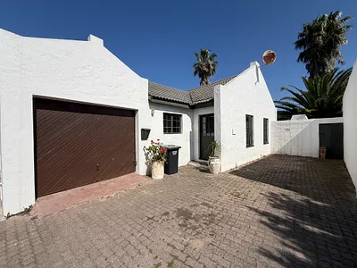3 Bedroom Townhouse For Sale in Blouberg - ZpZK.webp