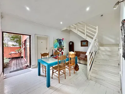 6 Bedroom House For Sale in Cape Town - v9Rz.webp