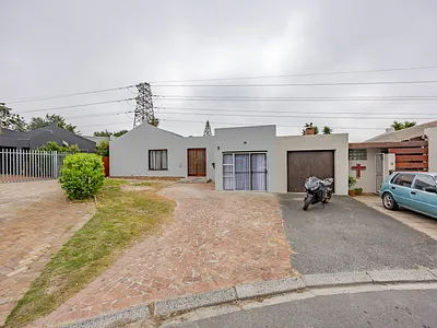 3 Bedroom House For Sale in Bellville - xON8.webp