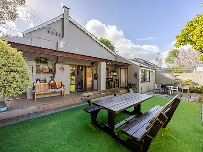 3 Bedroom House For Sale in Cape Town - H3bk.webp
