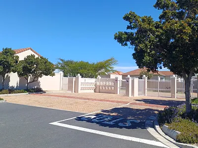 2 Bedroom House For Sale in Blouberg - xQZW.webp