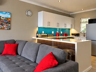 2 Bedroom Apartment To Rent in Cape Town - P4Dg.webp