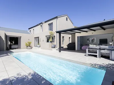4 Bedroom House To Rent in Blouberg - 5xrK.webp