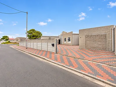 3 Bedroom House For Sale in Milnerton - plN4.webp