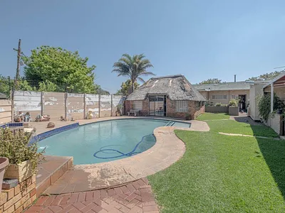 4 Bedroom House For Sale in Germiston - aw5f.webp