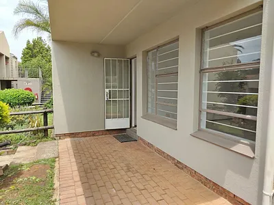 2 Bedroom Apartment For Sale in Bedfordview - JPwd.webp