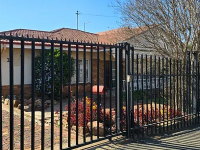 3 Bedroom House For Sale in Germiston - 6Z87.webp