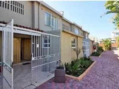 3 Bedroom Townhouse For Sale in Bedfordview - img