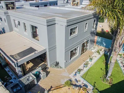 3 Bedroom House For Sale in Bedfordview - tiqA.webp