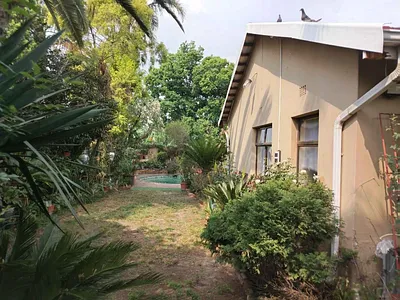 4 Bedroom House For Sale in Germiston - 2ALt.webp