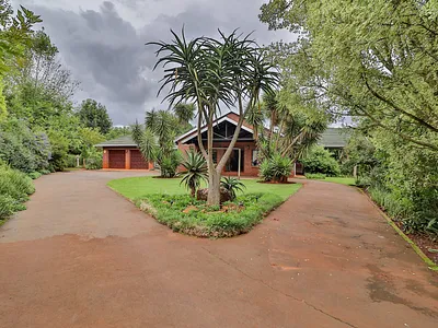 4 Bedroom House For Sale in Howick - 3wws.webp