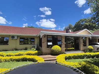 4 Bedroom House For Sale in Howick - 6OWW.webp