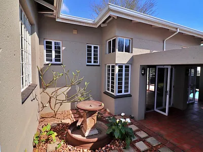 4 Bedroom House For Sale in Germiston - A6dg.webp