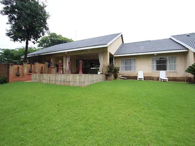 9 Bedroom House For Sale in Bedfordview - img