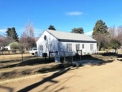 2 Bedroom House For Sale in Barkly East - AKgR.webp