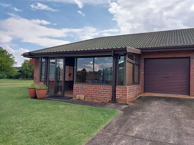 2 Bedroom Townhouse For Sale in Howick - pQwj.webp