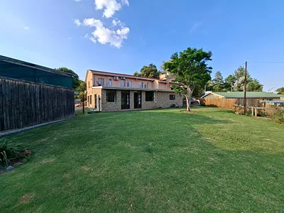 4 Bedroom House For Sale in Estcourt - SPvd.webp