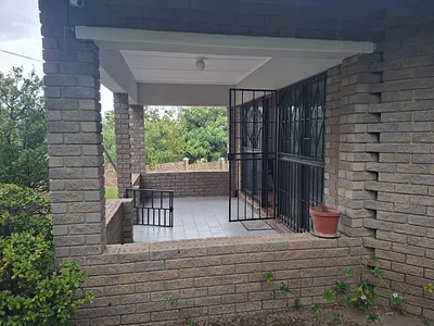 3 Bedroom House For Sale in Colida, Estcourt - kJfN.webp