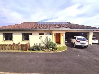 3 Bedroom Townhouse For Sale in Howick - tzTn.webp