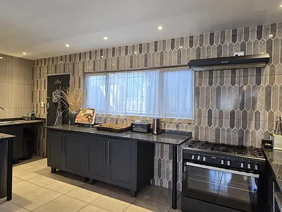 4 Bedroom Townhouse For Sale in Pretoria - img