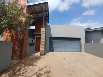 3 Bedroom Townhouse For Sale in Pretoria - bmYH.webp