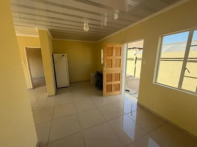 2 Bedroom House For Sale in Akasia - kJE6.webp