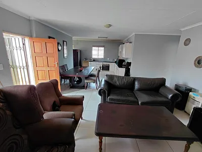 3 Bedroom House For Sale in Akasia - 61OE.webp