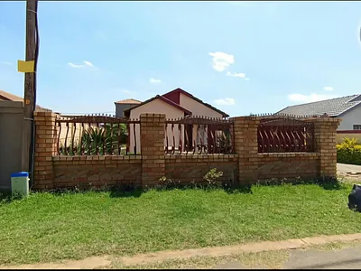 2 Bedroom House For Sale in Pretoria - B1KG.webp