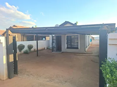 3 Bedroom House For Sale in Soshanguve - Sq0c.webp