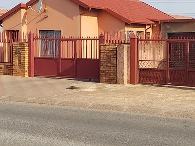3 Bedroom Apartment For Sale in Soshanguve East - MQZd.webp