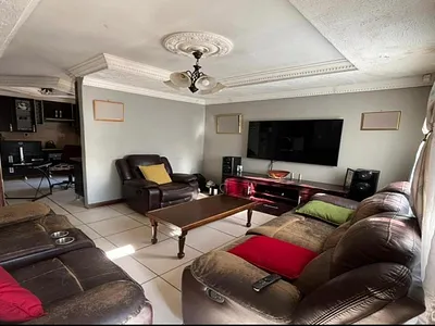 3 Bedroom House For Sale in Soshanguve East - Jx8C.webp