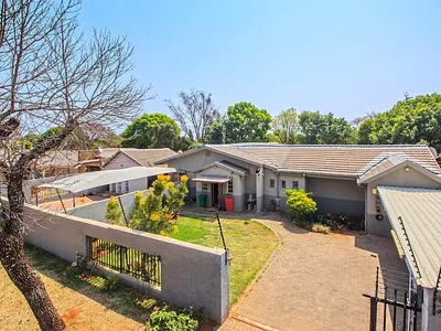 4 Bedroom House For Sale in Pretoria - img