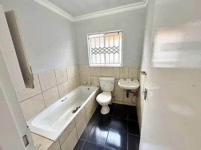 3 Bedroom House For Sale in Soshanguve East Ext 4, Soshanguve East - OJ0o.webp