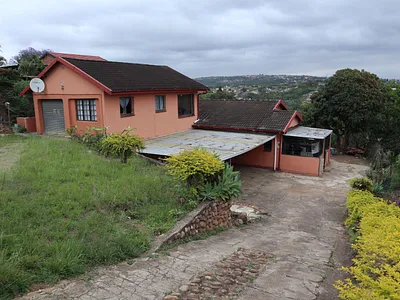 6 Bedroom Townhouse For Sale in Verulam - hV4b.webp