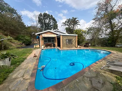 3 Bedroom House For Sale in Pinetown - aUfC.webp