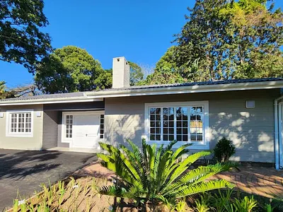 4 Bedroom Townhouse For Sale in Kloof - XQY0.webp