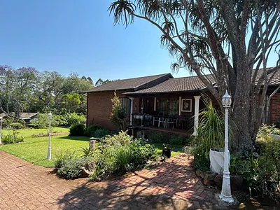 3 Bedroom Apartment To Rent in Winston Park, Kloof - VUA7.webp
