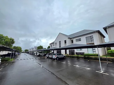 2 Bedroom Townhouse To Rent in Kloof - 7gST.webp