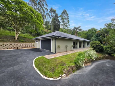 3 Bedroom House For Sale in Hillcrest - cXNw.webp