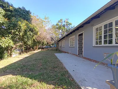 4 Bedroom House For Sale in Queensburgh - img