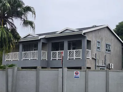 3 Bedroom House For Sale in Queensburgh - ejrk.webp