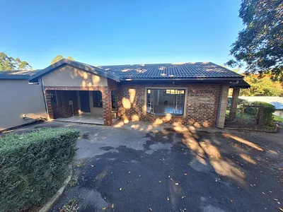2 Bedroom Townhouse To Rent in Hillcrest - QgNz.webp